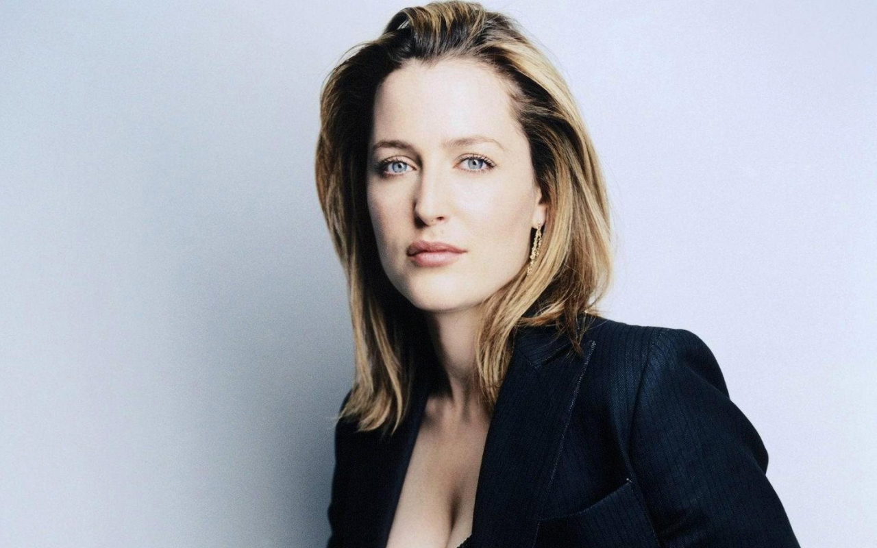 Gillian Anderson 1006